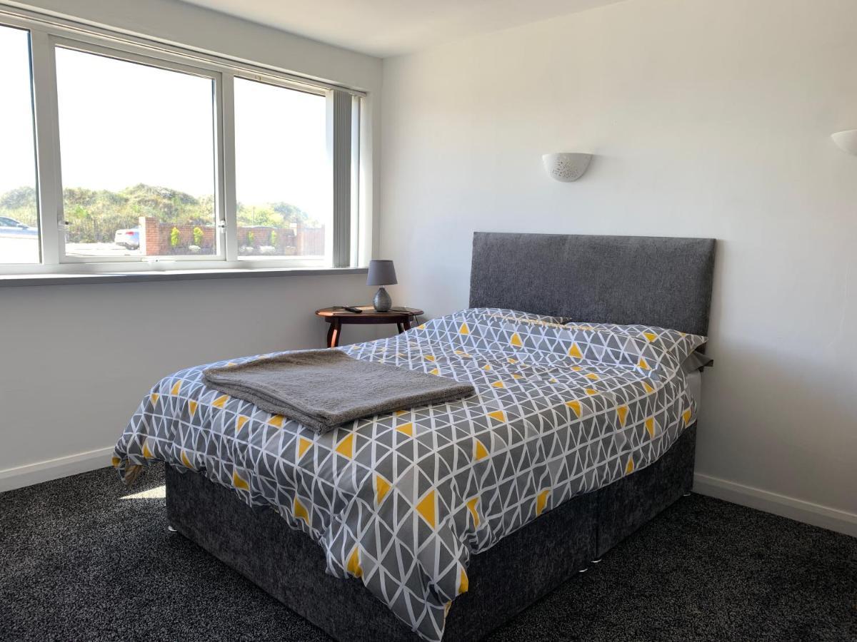 Beach Front Apartment With Free Parking, St Annes Lytham St Annes Dış mekan fotoğraf
