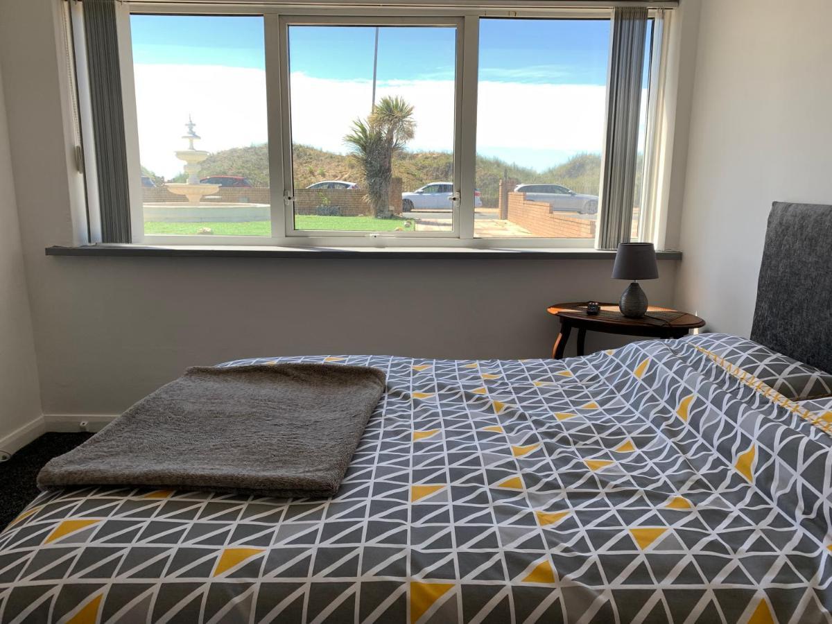 Beach Front Apartment With Free Parking, St Annes Lytham St Annes Dış mekan fotoğraf