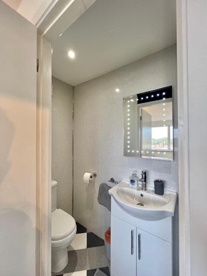 Beach Front Apartment With Free Parking, St Annes Lytham St Annes Dış mekan fotoğraf